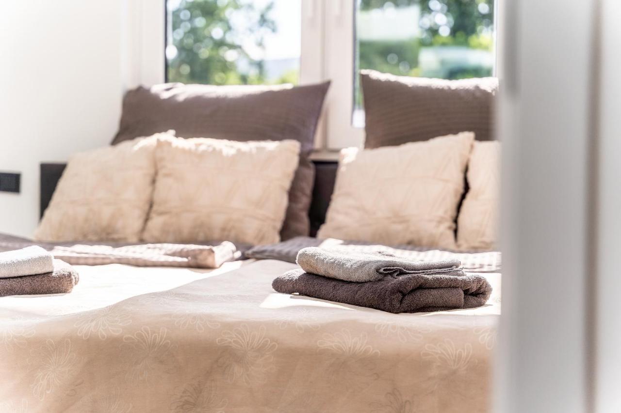 Gemuetliches Und Lichtdurchflutetes Penthouse Mit Sternenhimmelblick, Boxspringbett Und Terrasse - Gute Anbindung An Die Innenstadt Kassel Luaran gambar